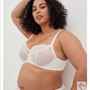 Torrid brand new unlined demi bra. Lace and mesh ivory